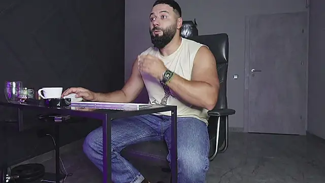 Snapshot of mattmasterss chatting on October 1, 2025, 7:07 pm mattmasterss online show from October 1, 2025, 7:07 pm