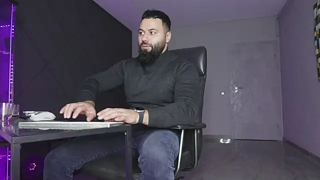 mattmasterss online show from December 16, 2025, 7:40 pm