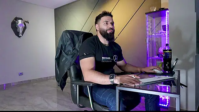 Snapshot of mattmasterss chatting on March 9, 2025, 5:49 pm mattmasterss online show from March 9, 2025, 5:49 pm