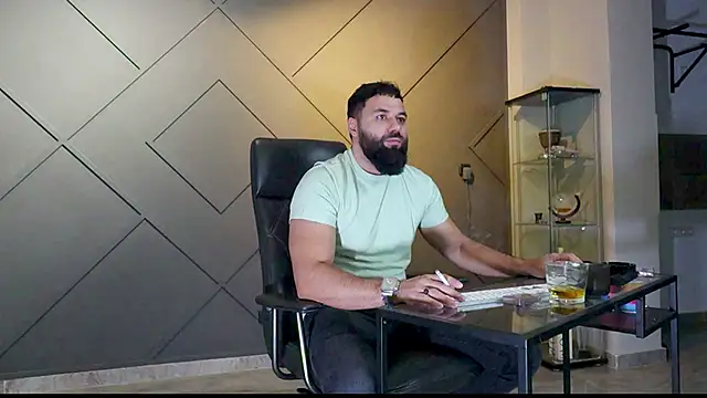 Snapshot of mattmasterss chatting on February 26, 2025, 5:46 am mattmasterss online show from February 26, 2025, 5:46 am