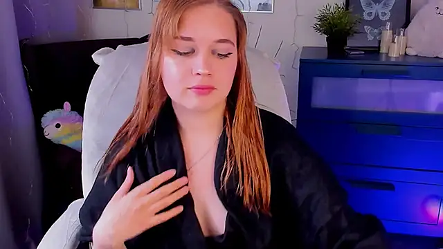 AlicePopsy online show from November 18, 2025, 12:30 pm