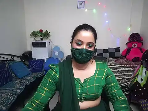 Snapshot of Arushisingh8888 chatting on February 21, 2025, 11:44 am Arushisingh8888 online show from February 21, 2025, 11:44 am