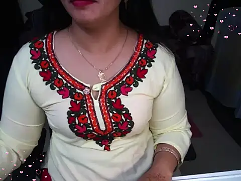 Snapshot of Arushisingh8888 chatting on January 19, 2026, 11:25 am Arushisingh8888 online show from January 19, 2026, 11:25 am