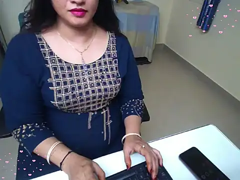 Snapshot of Arushisingh8888 chatting on October 4, 2025, 11:56 am Arushisingh8888 online show from October 4, 2025, 11:56 am