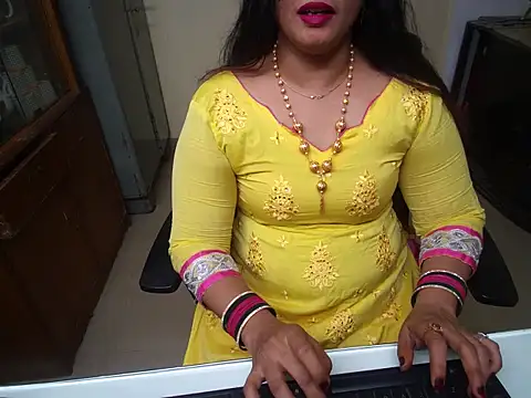 Snapshot of Arushisingh8888 chatting on September 10, 2025, 12:59 pm Arushisingh8888 online show from September 10, 2025, 12:59 pm