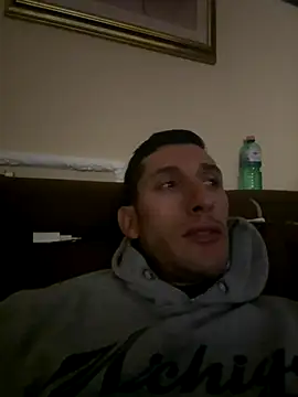 Snapshot of Gionnytav chatting on November 15, 2025, 7:40 pm Gionnytav online show from November 15, 2025, 7:40 pm