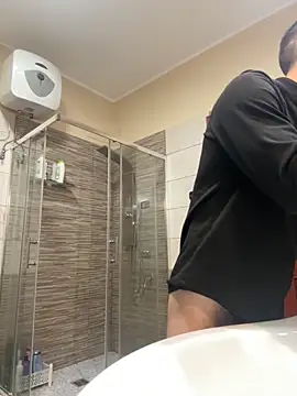 Snapshot of Gionnytav chatting on November 24, 2025, 4:34 am Gionnytav online show from November 24, 2025, 4:34 am