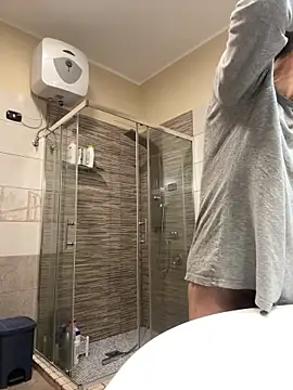 Snapshot of Gionnytav chatting on November 28, 2025, 4:45 am Gionnytav online show from November 28, 2025, 4:45 am