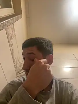 Snapshot of Gionnytav chatting on November 17, 2025, 4:27 am Gionnytav online show from November 17, 2025, 4:27 am