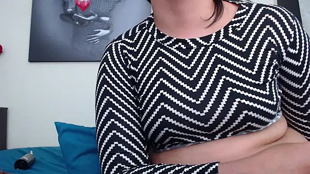 Snapshot of KatrinaRolan chatting on September 18, 2025, 9:51 pm KatrinaRolan online show from September 18, 2025, 9:51 pm