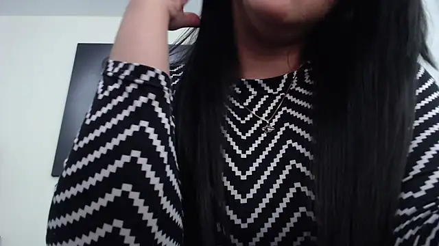 Snapshot of KatrinaRolan chatting on November 17, 2025, 10:36 pm KatrinaRolan online show from November 17, 2025, 10:36 pm