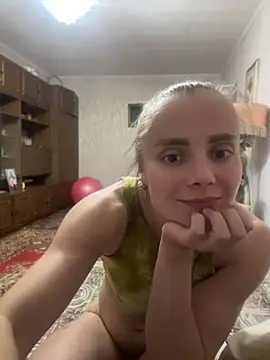 Snapshot of AlisaKissss chatting on June 19, 2026, 8:36 pm AlisaKissss online show from June 19, 2026, 8:36 pm
