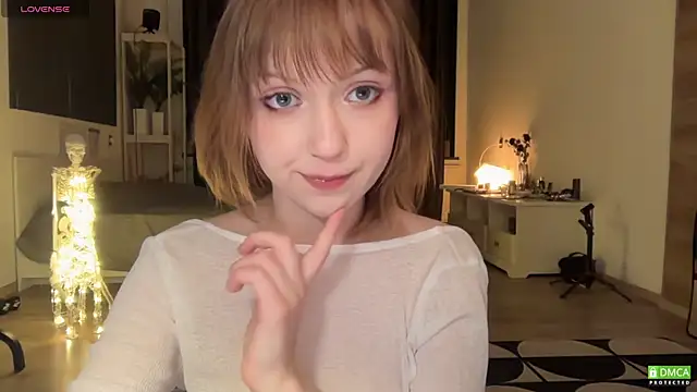 Snapshot of electric_babe chatting on December 19, 2025, 2:41 pm electric babe online show from December 19, 2025, 2:41 pm