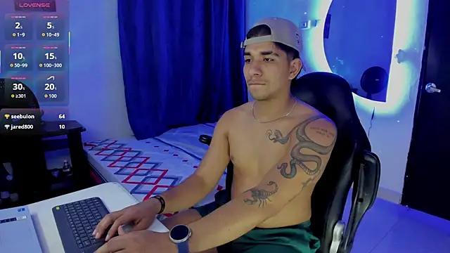 Snapshot of valentino_santoss chatting on October 7, 2025, 4:46 am valentino santoss online show from October 7, 2025, 4:46 am