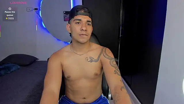 Snapshot of valentino_santoss chatting on November 20, 2025, 7:25 pm valentino santoss online show from November 20, 2025, 7:25 pm