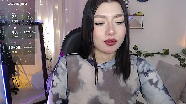 mily thomson b  online show from November 25, 2025, 2:28 pm