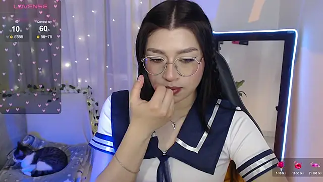 mily thomson b  online show from November 6, 2025, 7:51 pm