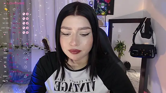 mily thomson b  online show from October 19, 2025, 8:00 pm