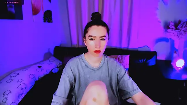 Snapshot of Lily_xBabe chatting on September 13, 2025, 9:42 am Lily xBabe online show from September 13, 2025, 9:42 am