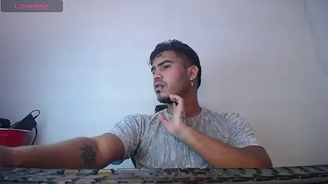Snapshot of jaden_98_ chatting on January 30, 2025, 4:02 pm jaden 98  online show from January 30, 2025, 4:02 pm