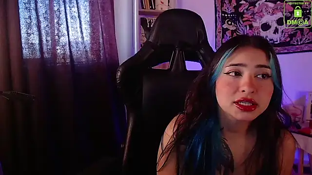 sweetcoralinee online show from October 18, 2025, 1:02 pm