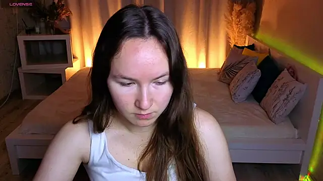 Snapshot of Little_doll_meow chatting on October 10, 2025, 2:45 am Little doll meow online show from October 10, 2025, 2:45 am