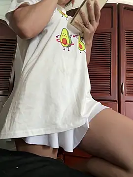 Snapshot of emiss_ chatting on February 18, 2025, 5:20 pm emiss online show from February 18, 2025, 5:20 pm