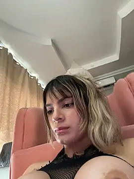Snapshot of emiss_ chatting on March 2, 2025, 5:20 pm emiss online show from March 2, 2025, 5:20 pm