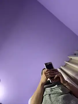 Snapshot of emiss_ chatting on February 24, 2026, 3:35 pm emiss online show from February 24, 2026, 3:35 pm