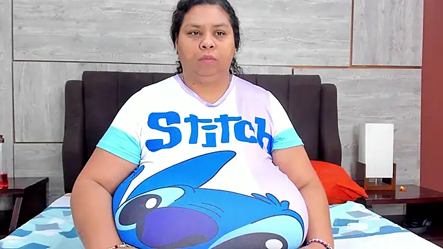 Snapshot of Lynn_Jones chatting on March 14, 2025, 5:05 am Lynn Jones online show from March 14, 2025, 5:05 am