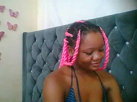 HotJeylee online show from December 17, 2025, 6:46 pm