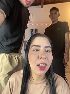 royalgirls x online show from November 28, 2025, 1:17 am