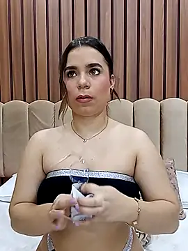 ThaniaJones online show from September 10, 2025, 12:04 pm