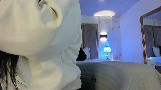 PaulinaDuarte online show from November 29, 2025, 11:21 am