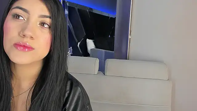 PaulinaDuarte online show from November 4, 2025, 12:20 pm