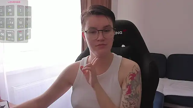 Snapshot of JessieFlower chatting on July 4, 2026, 7:48 am JessieFlower online show from July 4, 2026, 7:48 am