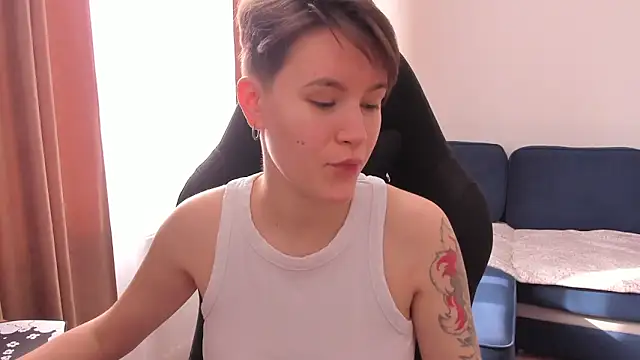 JessieFlower online show from March 5, 2026, 8:33 am