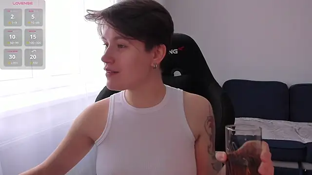 JessieFlower online show from October 29, 2025, 8:24 am