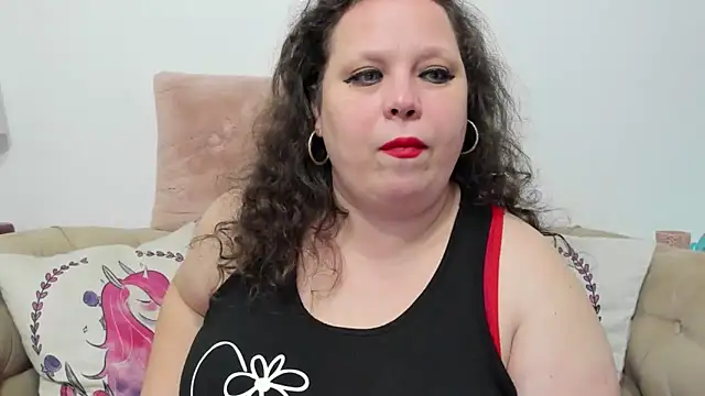 Snapshot of KarolineJoyy chatting on February 4, 2026, 7:42 pm KarolineJoyy online show from February 4, 2026, 7:42 pm