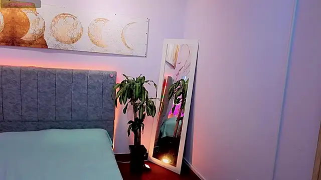 Lana stone  online show from March 11, 2026, 3:22 am