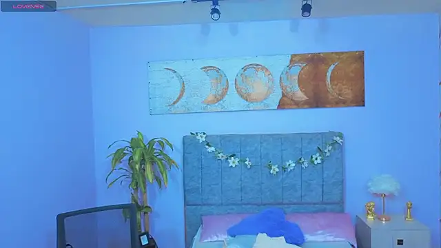 Lana stone  online show from January 17, 2026, 3:32 am