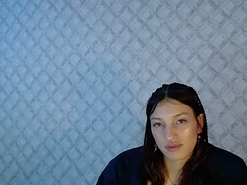 Snapshot of Emma-Wilson chatting on May 15, 2026, 5:33 pm Emma-Wilson online show from May 15, 2026, 5:33 pm