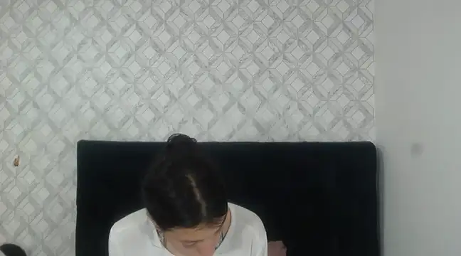 Snapshot of Emma-Wilson chatting on February 25, 2025, 9:26 pm Emma-Wilson online show from February 25, 2025, 9:26 pm