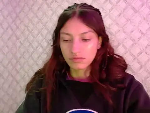 Snapshot of Emma-Wilson chatting on May 15, 2026, 5:27 am Emma-Wilson online show from May 15, 2026, 5:27 am