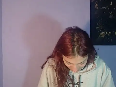 Snapshot of Emma-Wilson chatting on July 9, 2026, 12:48 pm Emma-Wilson online show from July 9, 2026, 12:48 pm
