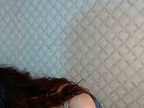 Snapshot of Emma-Wilson chatting on May 14, 2026, 5:37 am Emma-Wilson online show from May 14, 2026, 5:37 am