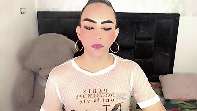 Snapshot of Michell_Queen chatting on September 20, 2025, 1:32 am Michell Queen online show from September 20, 2025, 1:32 am