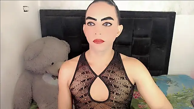 Snapshot of Michell_Queen chatting on November 19, 2025, 6:35 am Michell Queen online show from November 19, 2025, 6:35 am