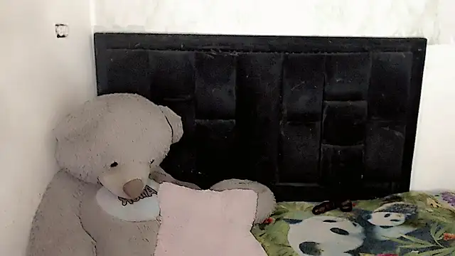 Snapshot of Michell_Queen chatting on November 3, 2025, 3:56 am Michell Queen online show from November 3, 2025, 3:56 am