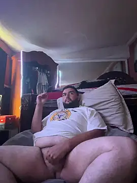 Snapshot of bigdickgio6923 chatting on July 29, 2026, 10:42 pm bigdickgio6923 online show from July 29, 2026, 10:42 pm